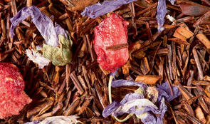 rooibos-fruits-rouges-feuilles